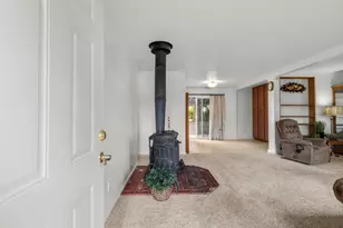 9801 SE Pardee St, Portland, OR 97266 - Photo 5