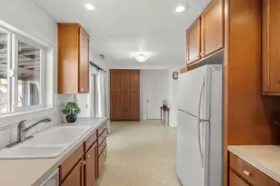 9801 SE Pardee St, Portland, OR 97266 - Photo 23