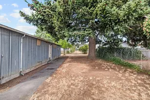 9801 SE Pardee St, Portland, OR 97266 - Photo 31