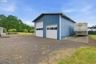 23420 NE Hyland Dr, Newberg, OR 97132 - Photo 29