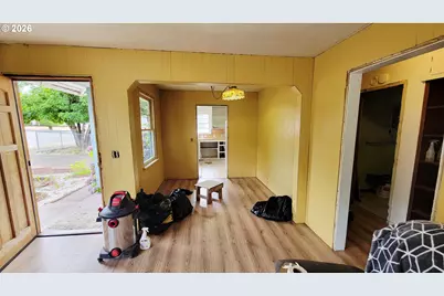 168 NE Broadway St, Myrtle Creek, OR 97457 - Photo 5