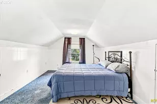 15325 SE Stark St, Portland, OR 97233 - Photo 23