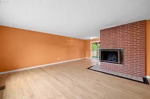586 SW 6th St, Gresham, OR 97080 - Photo 5