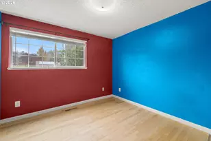 586 SW 6th St, Gresham, OR 97080 - Photo 19