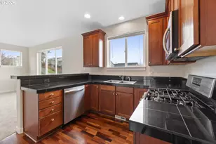 12818 SE Meadehill Ave, Happy Valley, OR 97086 - Photo 11