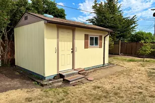 1755 Alderwood St, Eugene, OR 97404 - Photo 11