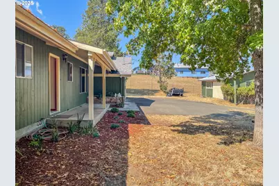 765 O C Brown Rd, Roseburg, OR 97470 - Photo 43