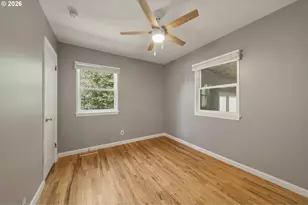 11005 NE Schuyler St, Portland, OR 97220 - Photo 9