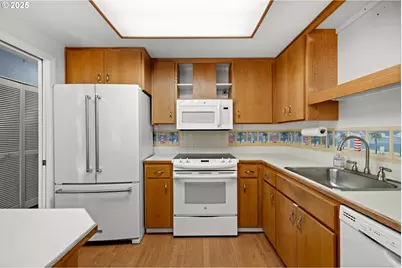 16139 SW 130th Ter #38, Tigard, OR 97224 - Photo 5