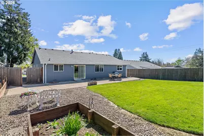 745 N Madison St, Lafayette, OR 97127 - Photo 17