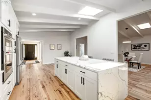 8885 SW White Pine Ln, Portland, OR 97225 - Photo 9