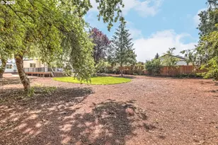 8885 SW White Pine Ln, Portland, OR 97225 - Photo 37