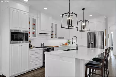 928 SW Coral St, Junction City, OR 97448 - Photo 3