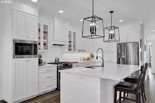 928 SW Coral St, Junction City, OR 97448 - Photo 3