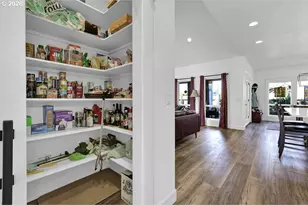 928 SW Coral St, Junction City, OR 97448 - Photo 11