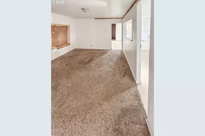 413 NE Nash St, Roseburg, OR 97470 - Photo 5