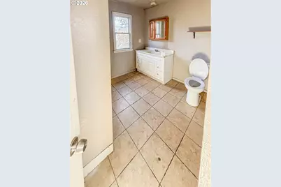 413 NE Nash St, Roseburg, OR 97470 - Photo 11