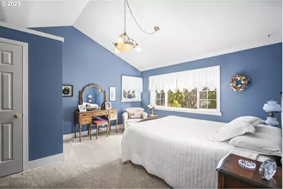 898 NW Riverside Blvd, Bend, OR 97703 - Photo 23