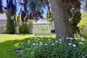 898 NW Riverside Blvd, Bend, OR 97703 - Photo 31