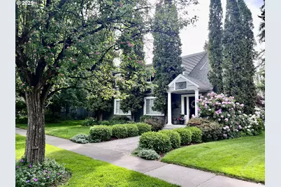 898 NW Riverside Blvd, Bend, OR 97703 - Photo 1