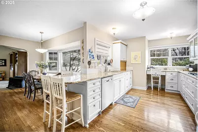 898 NW Riverside Blvd, Bend, OR 97703 - Photo 13