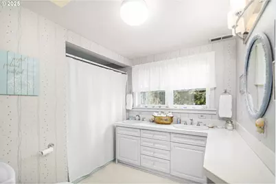 898 NW Riverside Blvd, Bend, OR 97703 - Photo 21