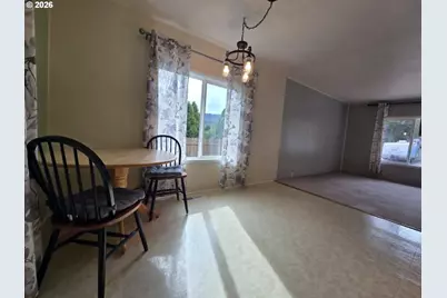 2118 SE Chinaberry Ave, Roseburg, OR 97470 - Photo 19