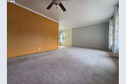 2118 SE Chinaberry Ave, Roseburg, OR 97470 - Photo 17