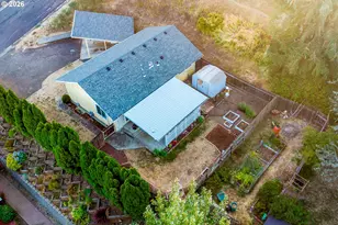 2118 SE Chinaberry Ave, Roseburg, OR 97470 - Photo 29