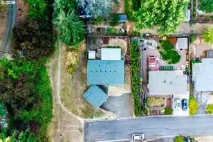2118 SE Chinaberry Ave, Roseburg, OR 97470 - Photo 33