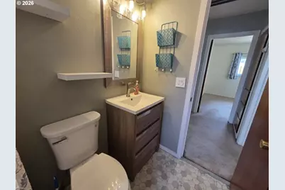 2118 SE Chinaberry Ave, Roseburg, OR 97470 - Photo 31