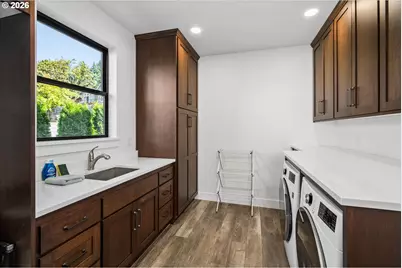 1179 Hyde Park Pl, Eugene, OR 97401 - Photo 33
