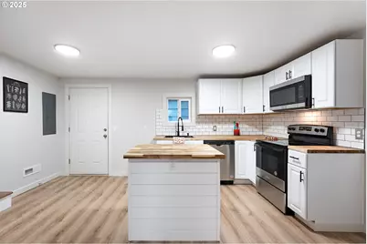 6099 NE Going St, Portland, OR 97218 - Photo 15