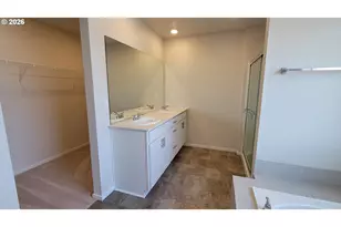 2960 V St, Springfield, OR 97477 - Photo 13
