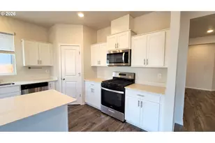 2960 V St, Springfield, OR 97477 - Photo 5