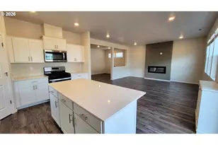 2960 V St, Springfield, OR 97477 - Photo 7