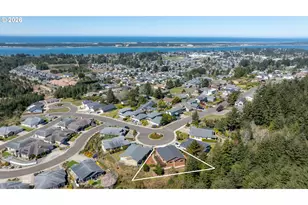 1225 Nautical Ln, Coos Bay, OR 97420 - Photo 3