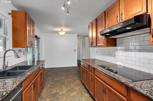 1903 SE 158th Ave, Portland, OR 97233 - Photo 17