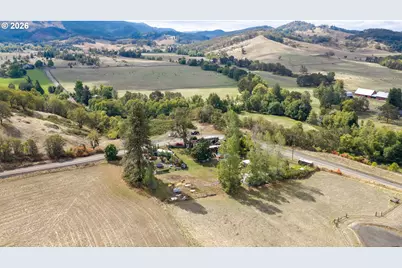 260 S Deer Creek Rd, Roseburg, OR 97470 - Photo 9