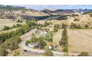 260 S Deer Creek Rd, Roseburg, OR 97470 - Photo 5