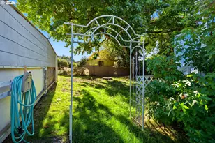 3950 Coburg Rd, Eugene, OR 97408 - Photo 15