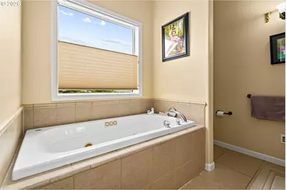 2264 Blue Heron Ln, Eugene, OR 97402 - Photo 15