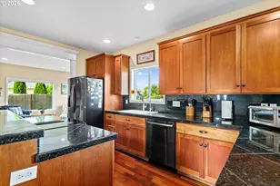 2264 Blue Heron Ln, Eugene, OR 97402 - Photo 5