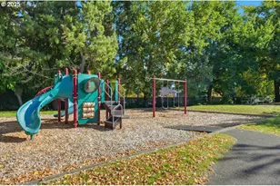 623 N Tomahawk Island Dr, Portland, OR 97217 - Photo 41