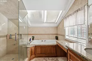 623 N Tomahawk Island Dr, Portland, OR 97217 - Photo 27