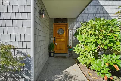 623 N Tomahawk Island Dr, Portland, OR 97217 - Photo 3