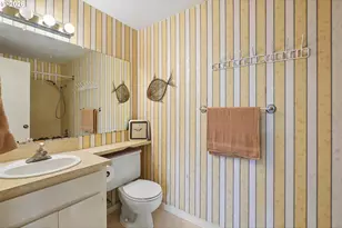 820 NE Cochran Ave, Gresham, OR 97030 - Photo 17