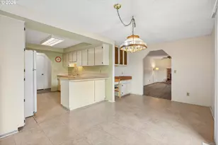 820 NE Cochran Ave, Gresham, OR 97030 - Photo 11