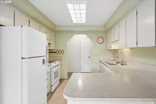 820 NE Cochran Ave, Gresham, OR 97030 - Photo 13