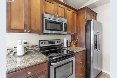 327 NW Pacific Hills Dr, Willamina, OR 97396 - Photo 9